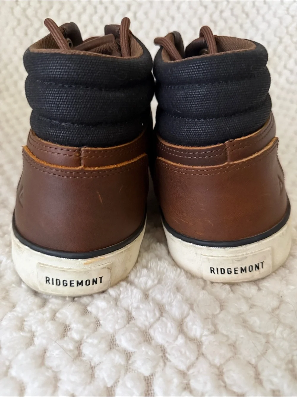Men's 10.5 Ridgemont Outfitter Hiking Boots water resistant traction grip